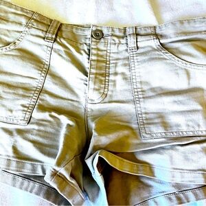 Old Navy khaki Shorts size 8
